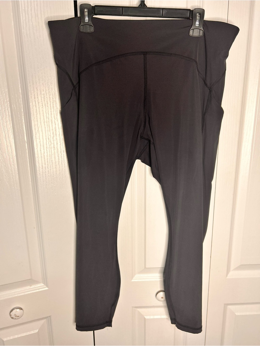 Lululemon Women’s Size 18 Black High-Waist Black Cropped Leggings Pockets Yoga - Picture 4 of 10